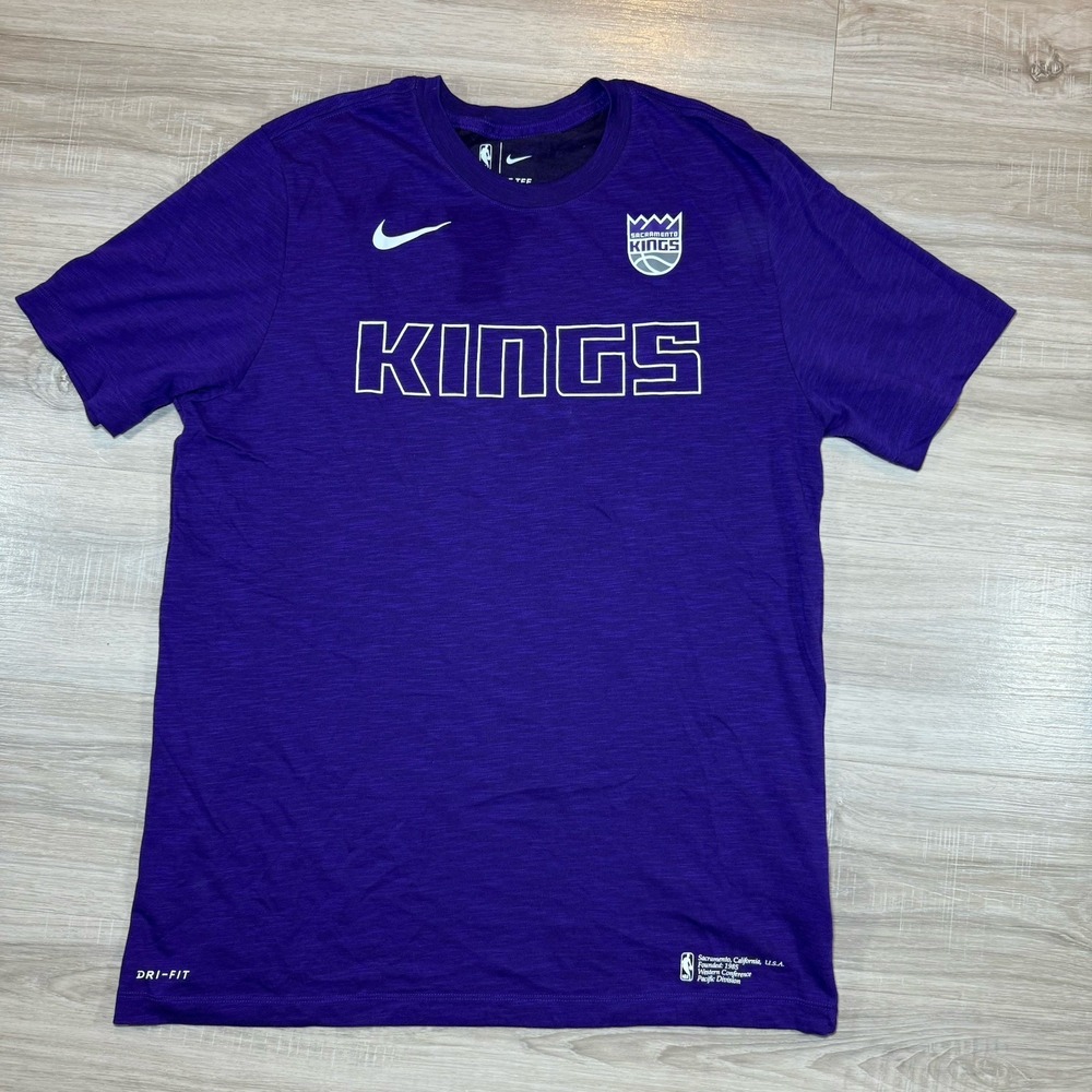 Nike Dri Fit Sacramento Kings Mens T-Shirt Size L NBA Basketball‎ Purple Stretch